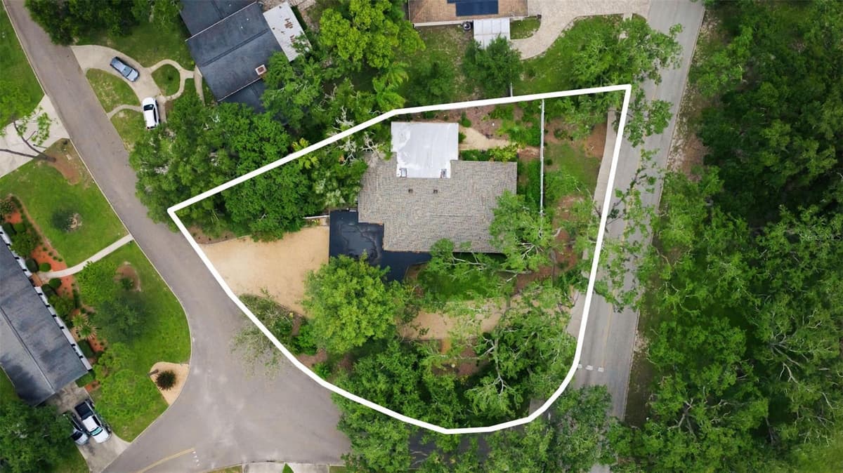 216 INVERNESS AVENUE — photo 6 of 54