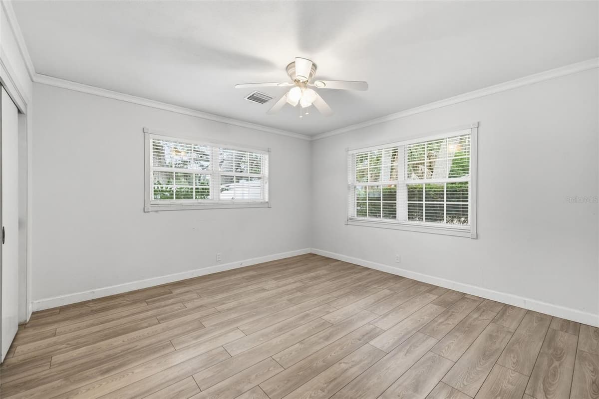 216 INVERNESS AVENUE — photo 31 of 54