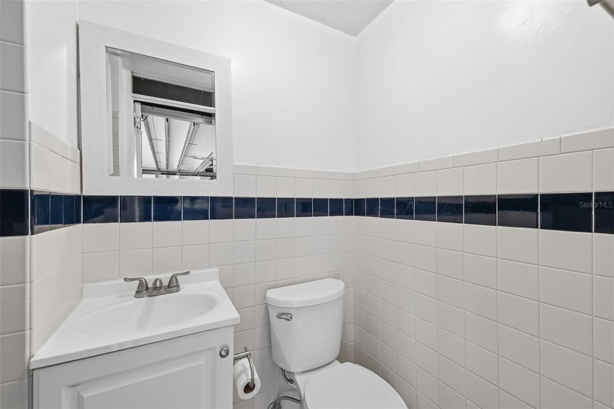 216 INVERNESS AVENUE — photo 45 of 54