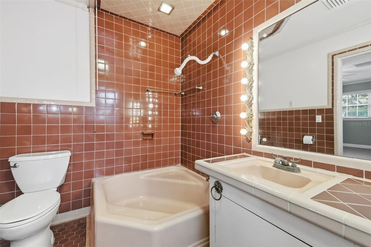 216 INVERNESS AVENUE — photo 29 of 54