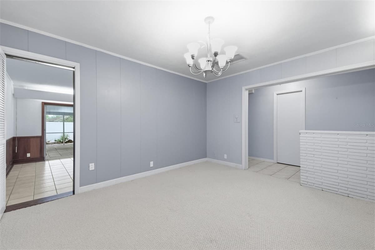 216 INVERNESS AVENUE — photo 18 of 54