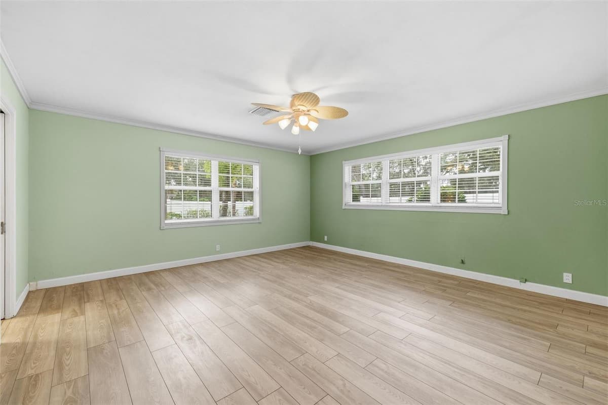 216 INVERNESS AVENUE — photo 23 of 54