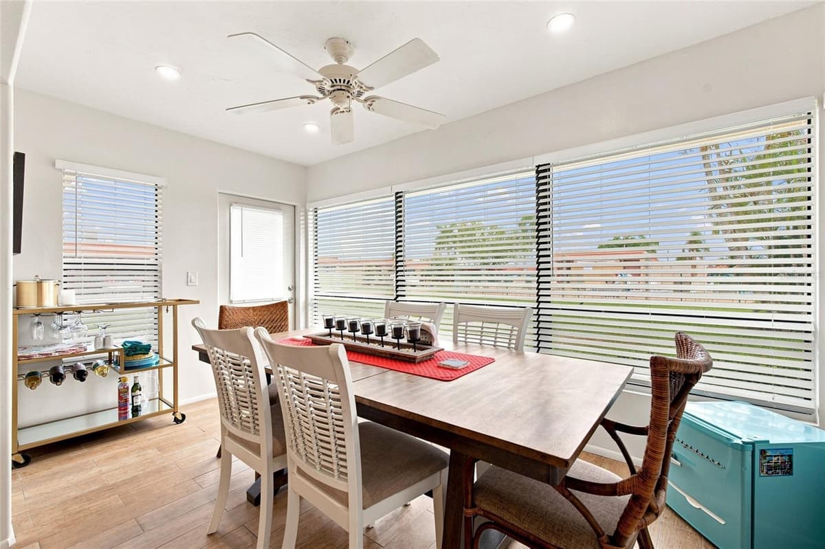 3868 CATALINA DRIVE — photo 12 of 30