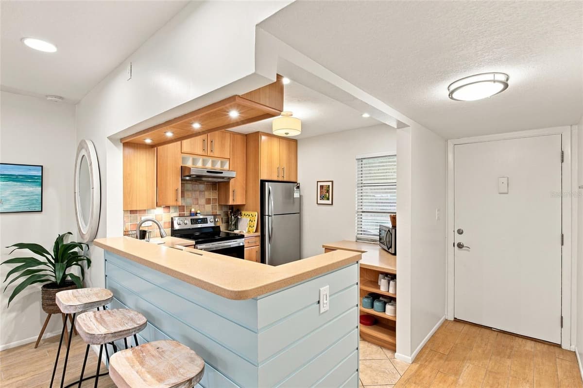 3868 CATALINA DRIVE — photo 4 of 30