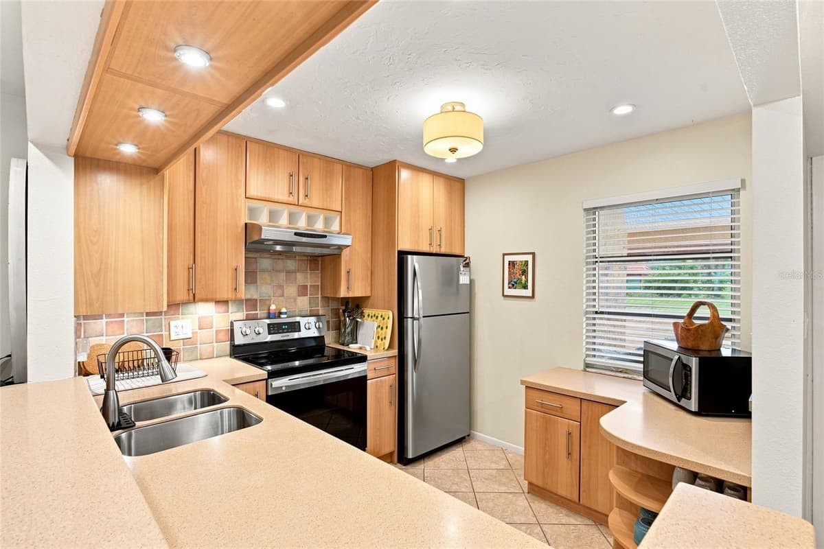 3868 CATALINA DRIVE — photo 5 of 30
