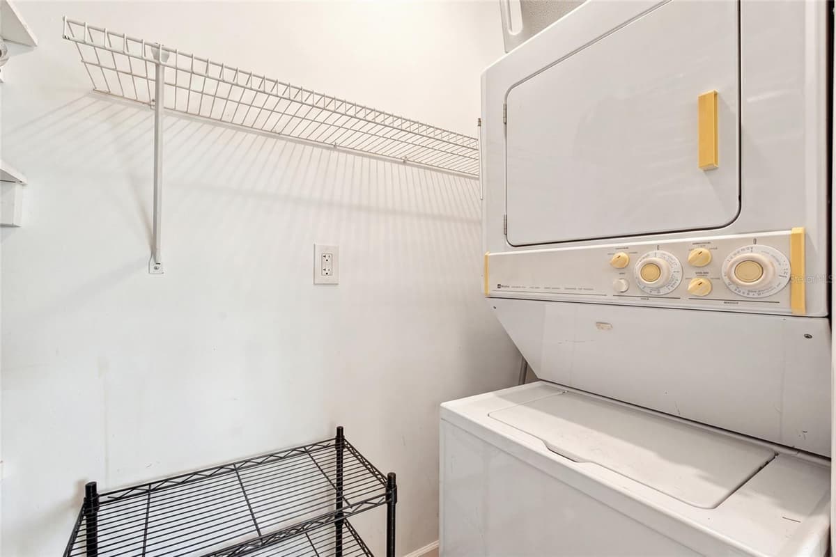 3868 CATALINA DRIVE — photo 25 of 30