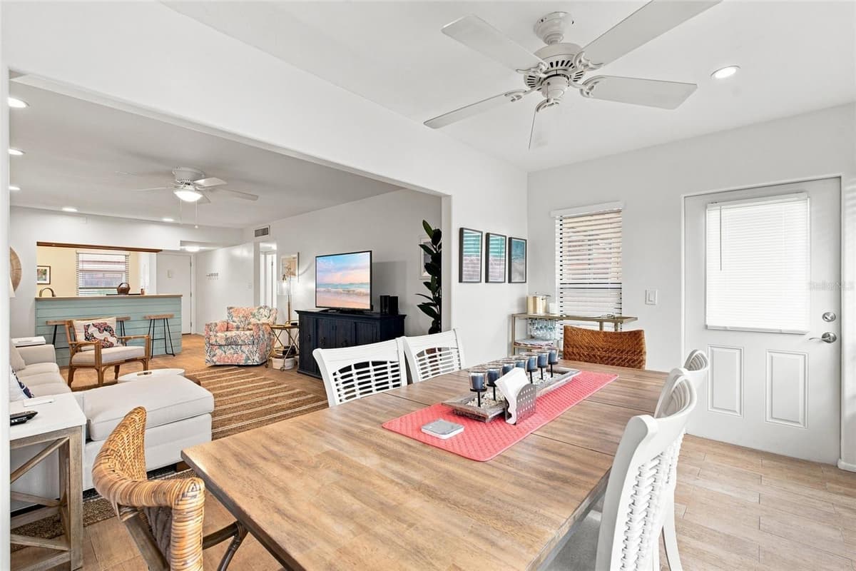 3868 CATALINA DRIVE — photo 13 of 30