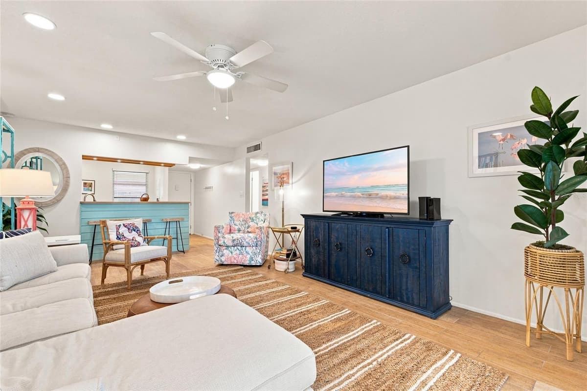 3868 CATALINA DRIVE — photo 11 of 30