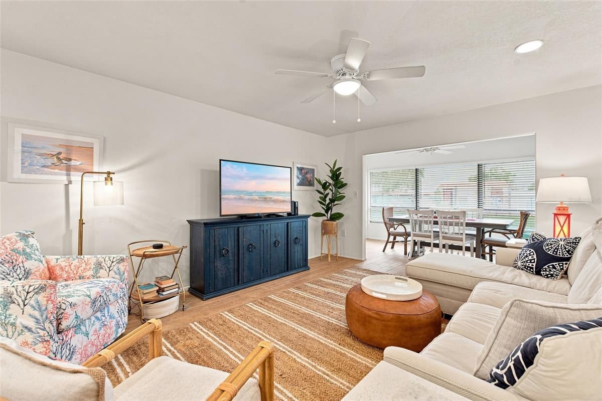 3868 CATALINA DRIVE — photo 9 of 30