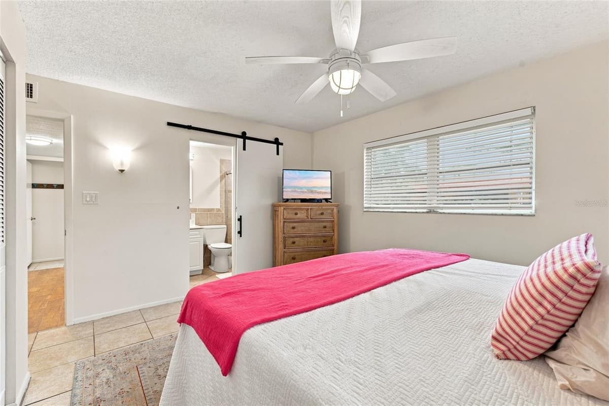 3868 CATALINA DRIVE — photo 15 of 30