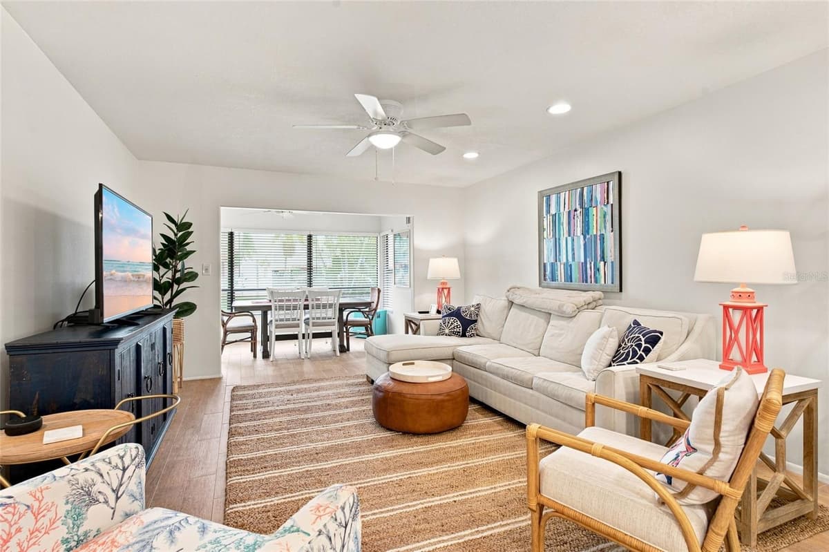 3868 CATALINA DRIVE — photo 8 of 30