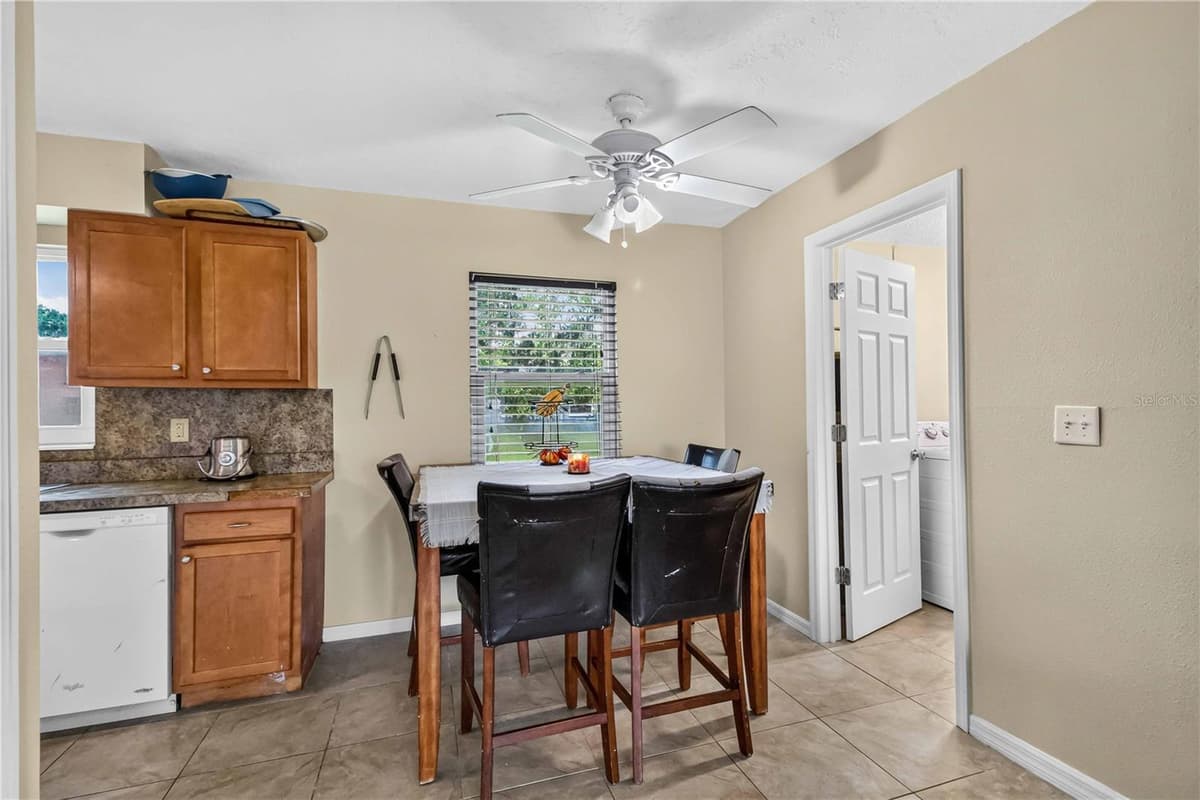 2316 POWELL CIRCLE — photo 15 of 29