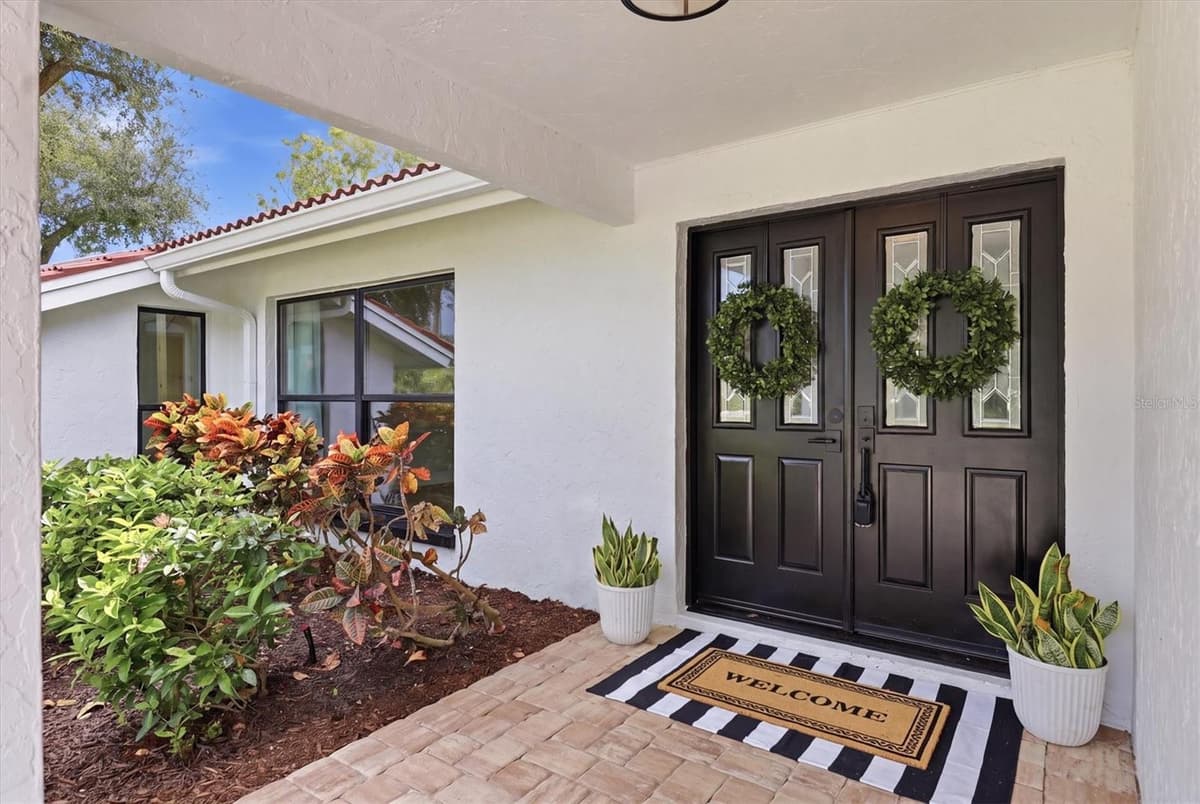8822 MISTY CREEK DRIVE — photo 4 of 67