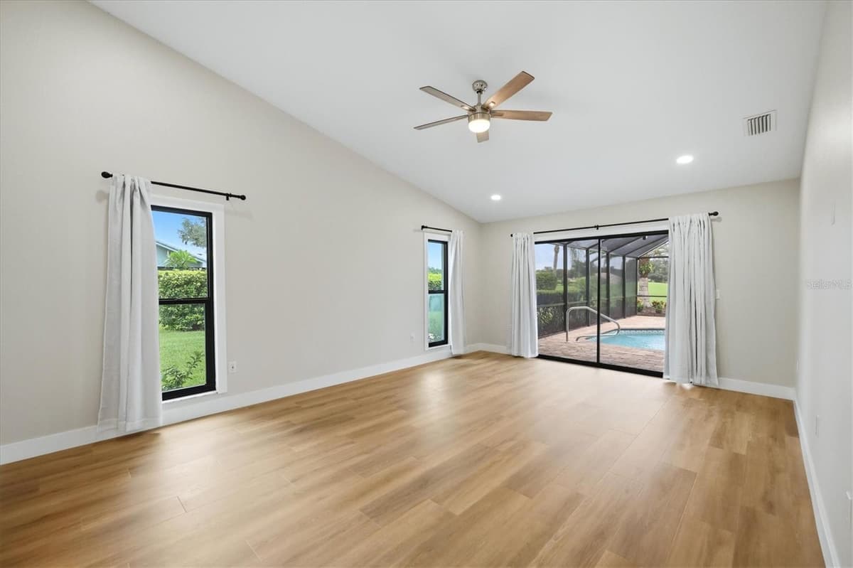 8822 MISTY CREEK DRIVE — photo 25 of 67