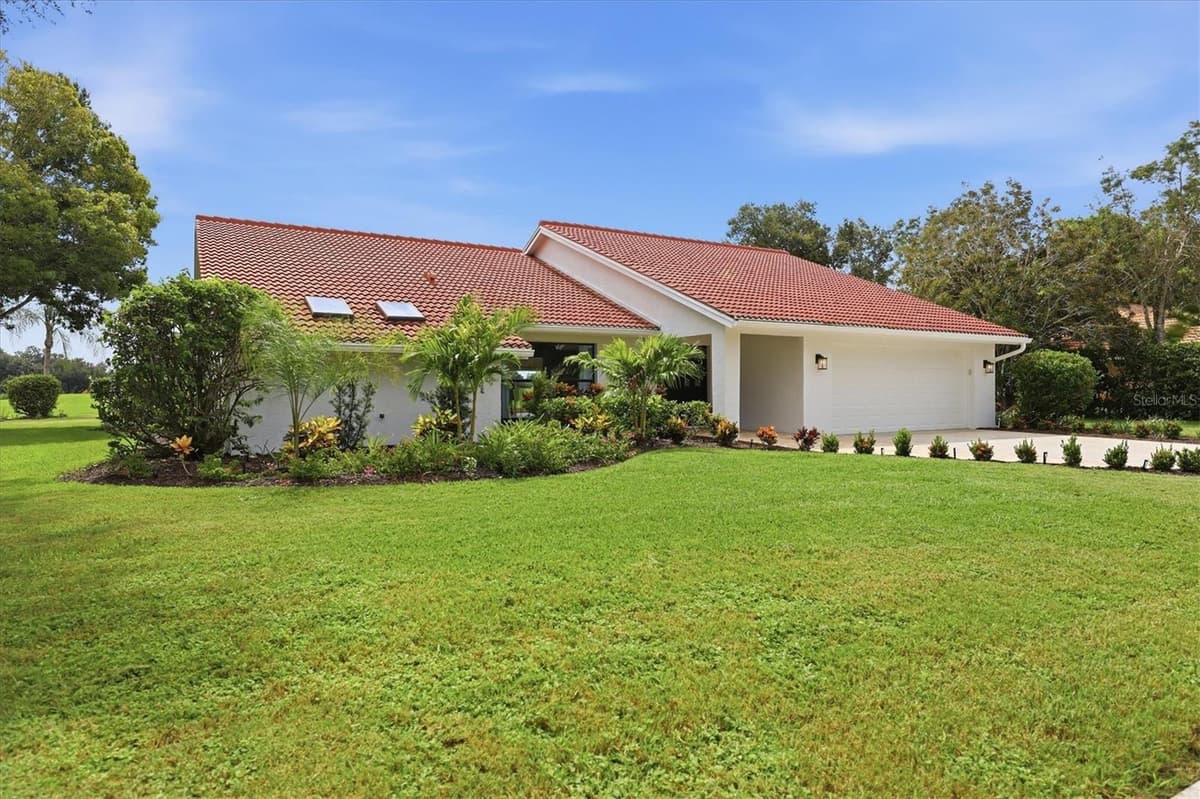 8822 MISTY CREEK DRIVE — photo 2 of 67