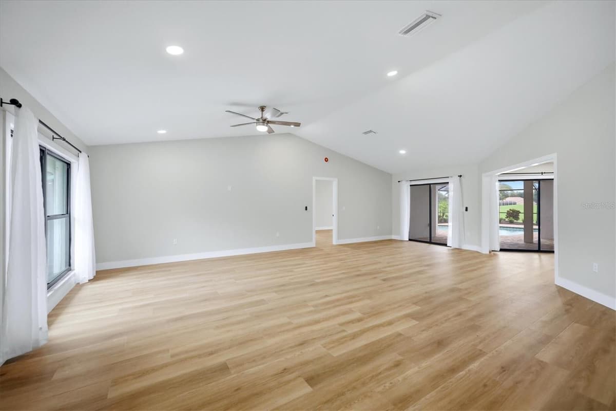 8822 MISTY CREEK DRIVE — photo 11 of 67