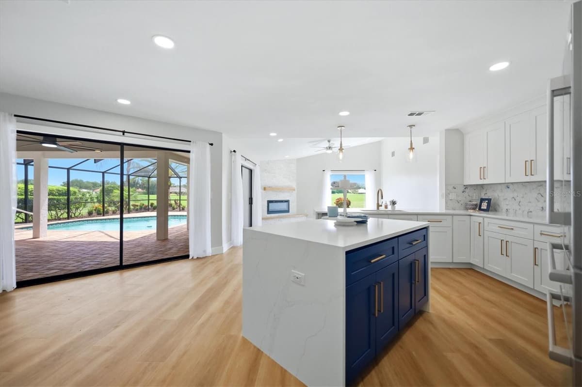 8822 MISTY CREEK DRIVE — photo 18 of 67