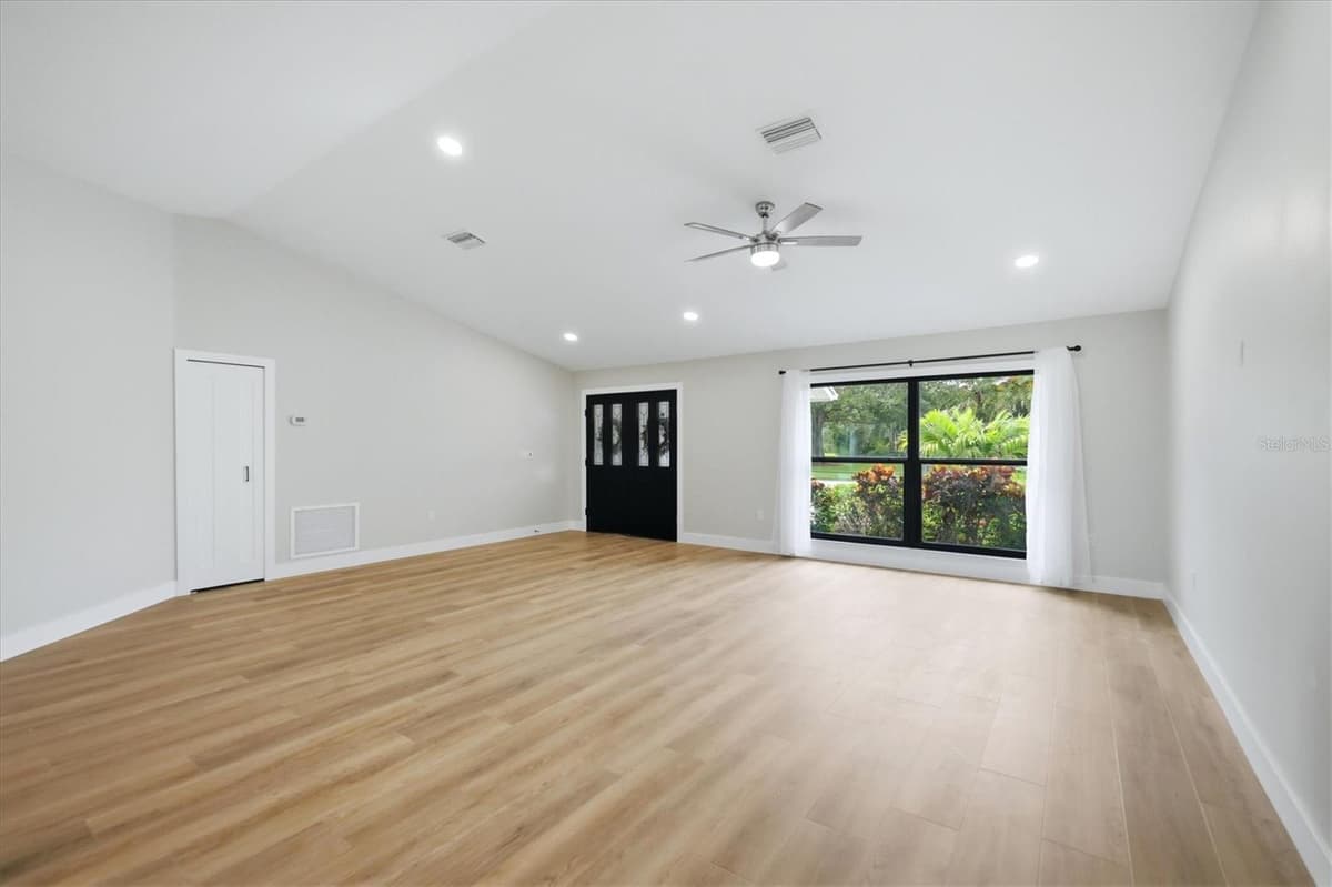 8822 MISTY CREEK DRIVE — photo 7 of 67