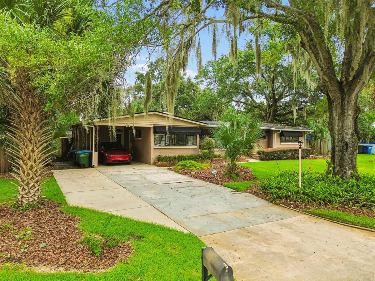 228 RIPPLING LANE — photo 3 of 55