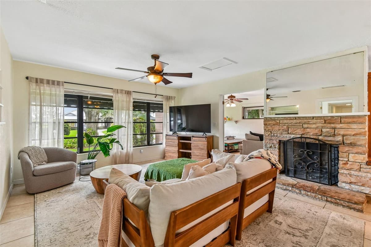 228 RIPPLING LANE — photo 10 of 55