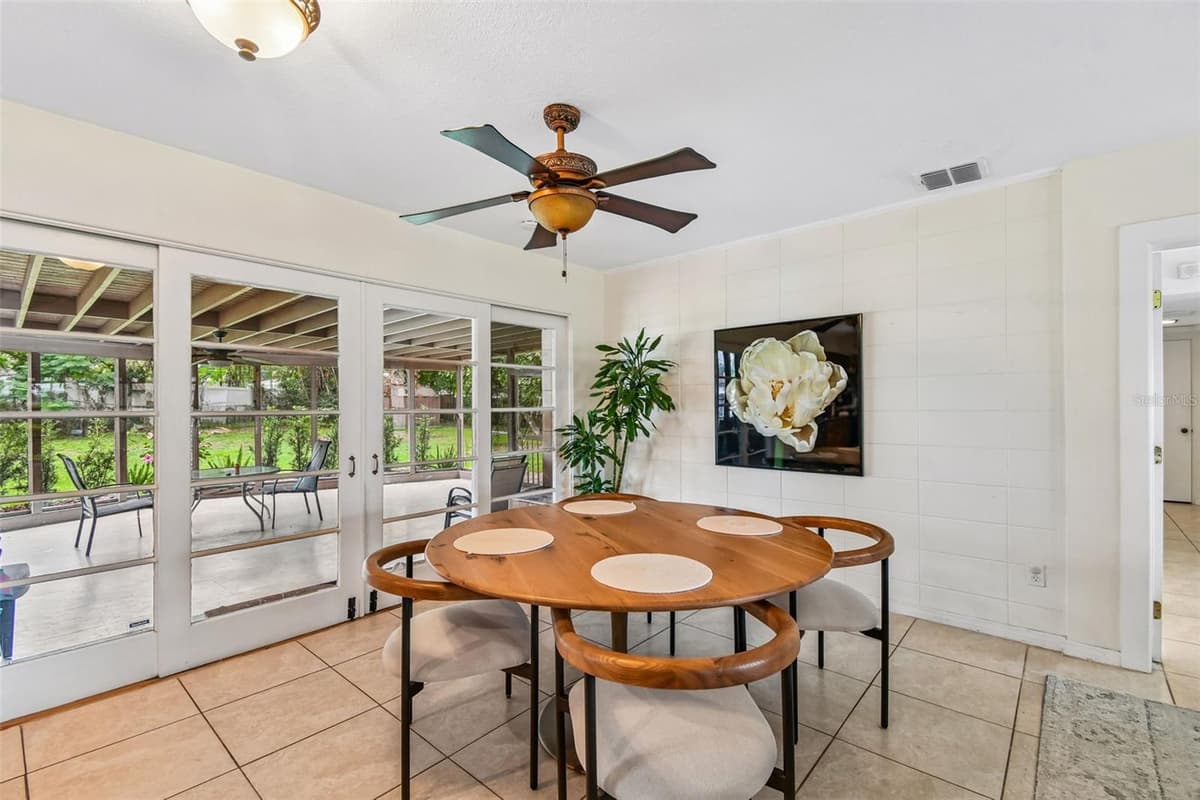 228 RIPPLING LANE — photo 15 of 55