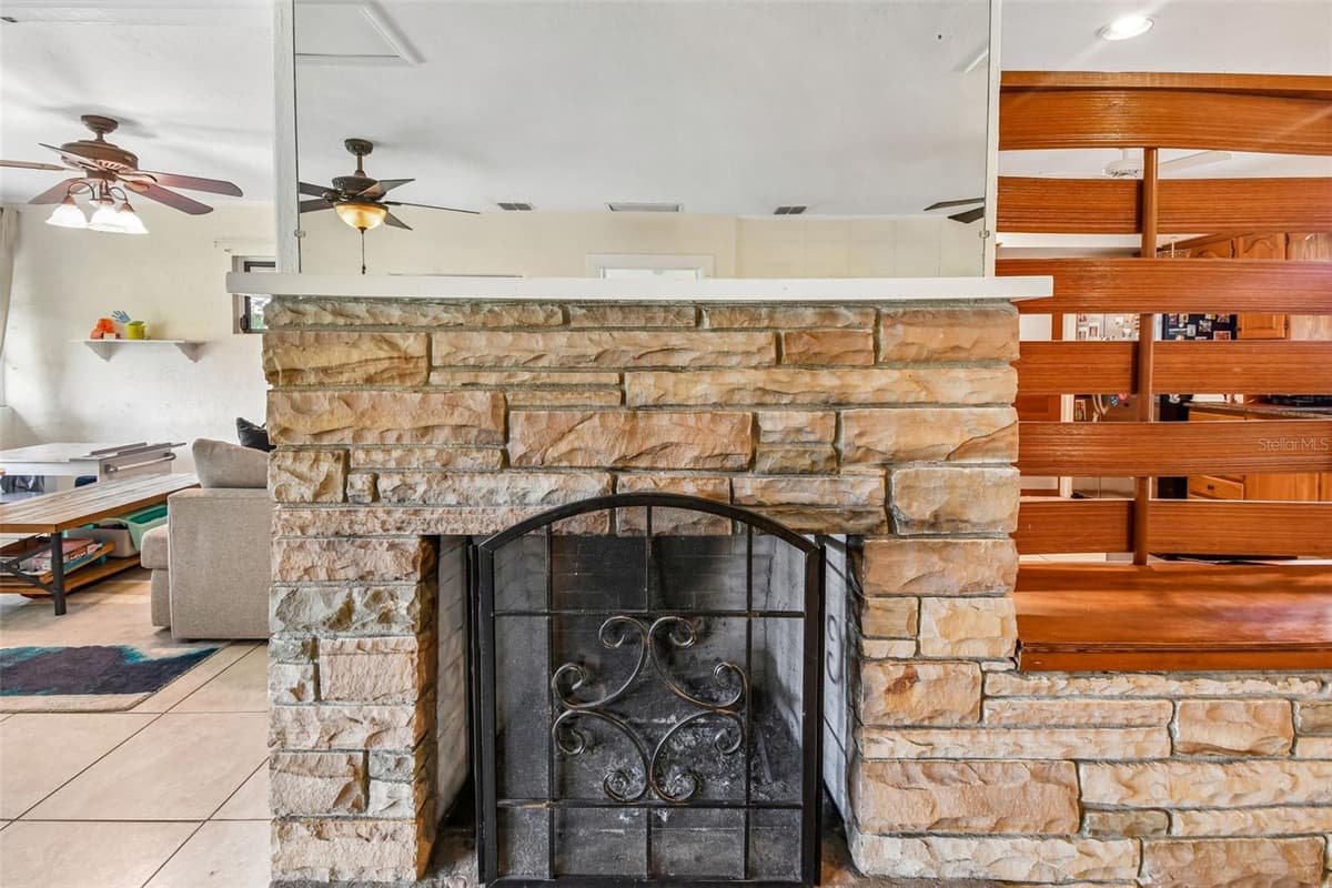 228 RIPPLING LANE — photo 14 of 55