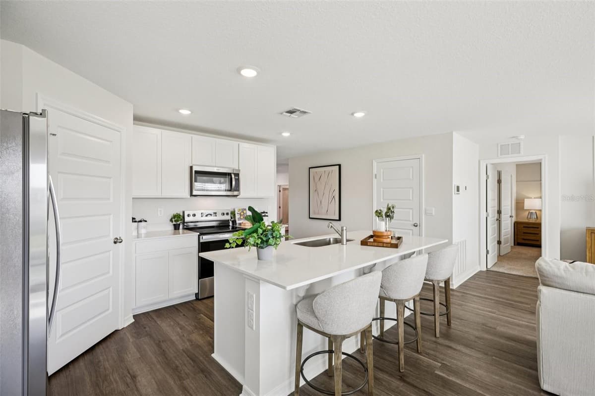 765 GREENWAY BOULEVARD — photo 17 of 33