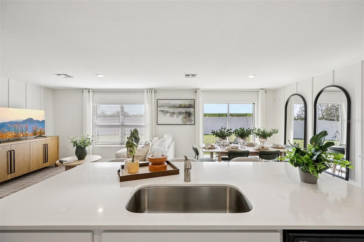 765 GREENWAY BOULEVARD — photo 15 of 33