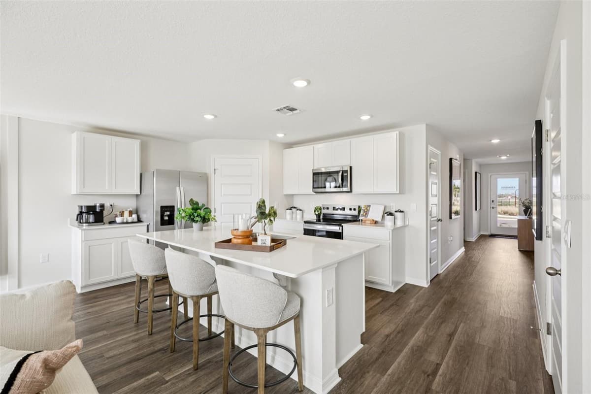 765 GREENWAY BOULEVARD — photo 13 of 33