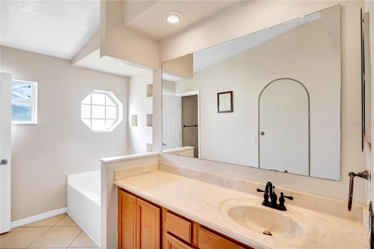 206 GREAT YARMOUTH COURT — photo 15 of 29