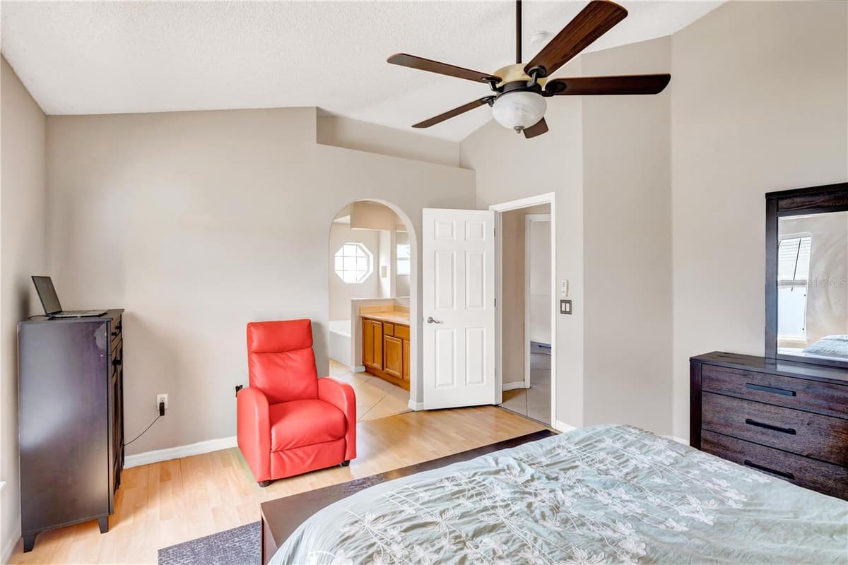 206 GREAT YARMOUTH COURT — photo 14 of 29