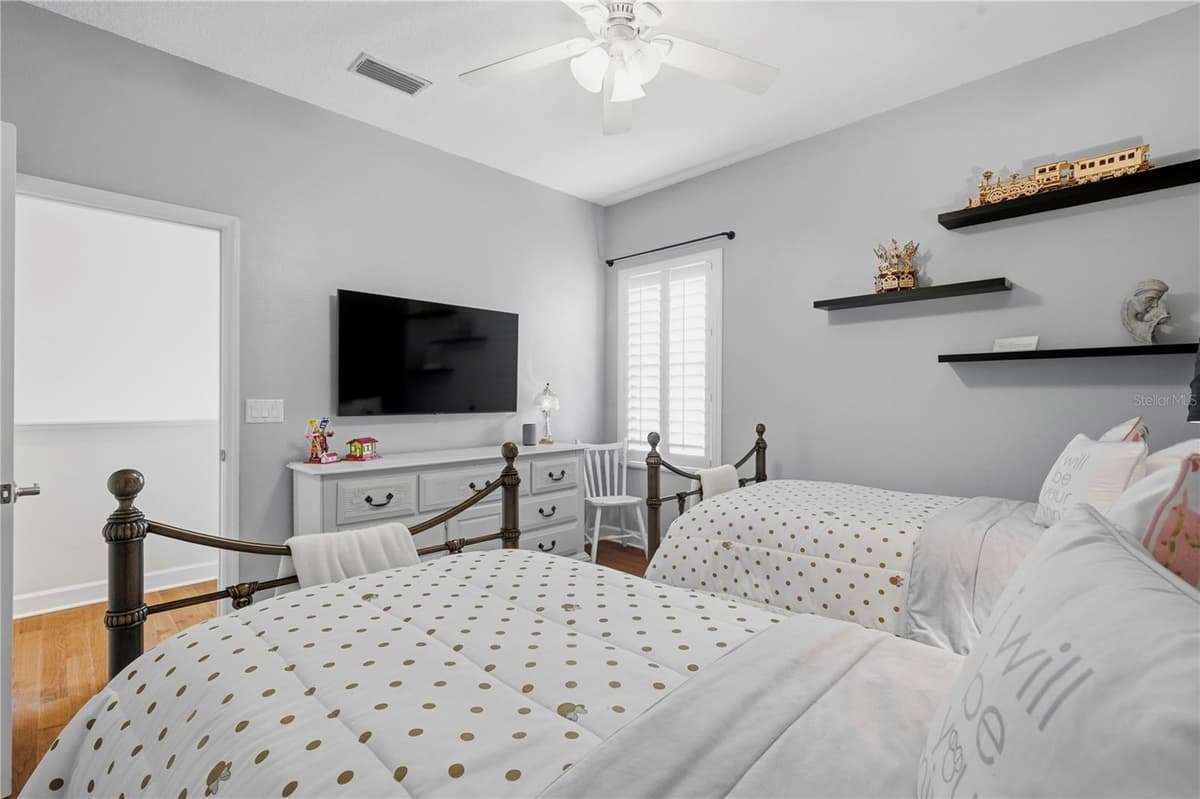 2240 CYPRESS HOLLOW COURT — photo 35 of 75
