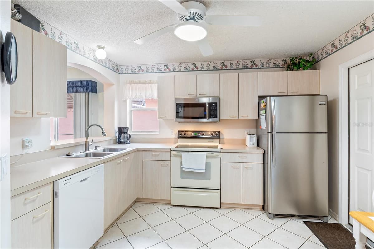 631 ENCONTO STREET — photo 6 of 32