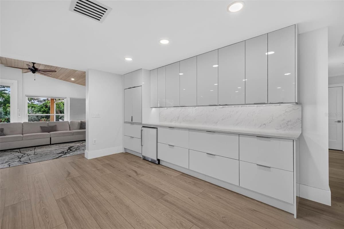 8009 13TH AVENUE — photo 10 of 58