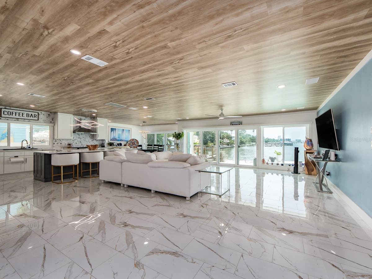 1826 VENETIAN POINT DRIVE — photo 7 of 46