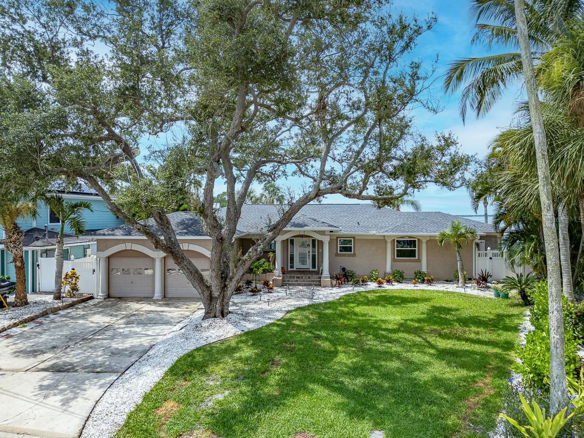 1826 VENETIAN POINT DRIVE — photo 3 of 46