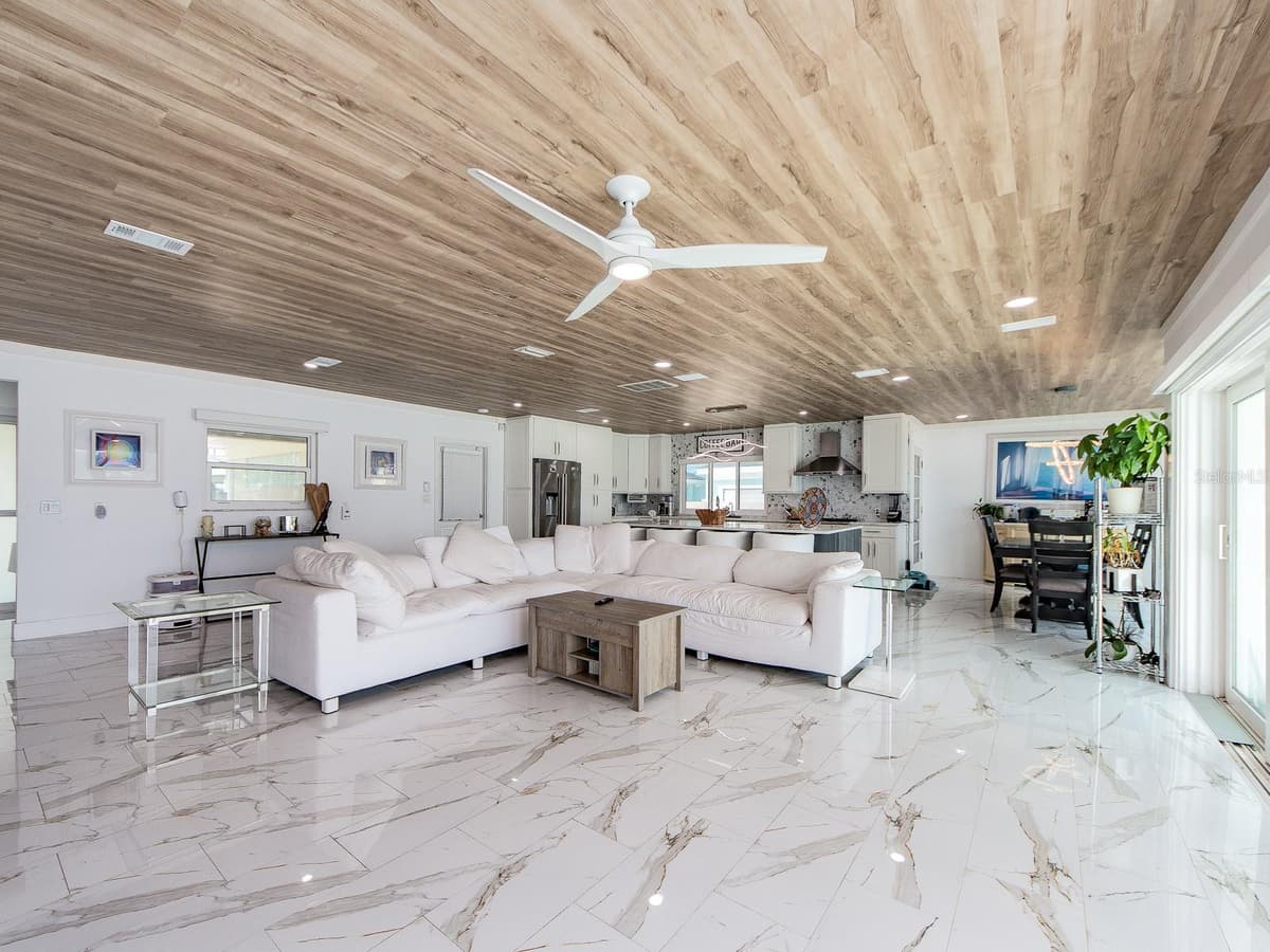 1826 VENETIAN POINT DRIVE — photo 9 of 46