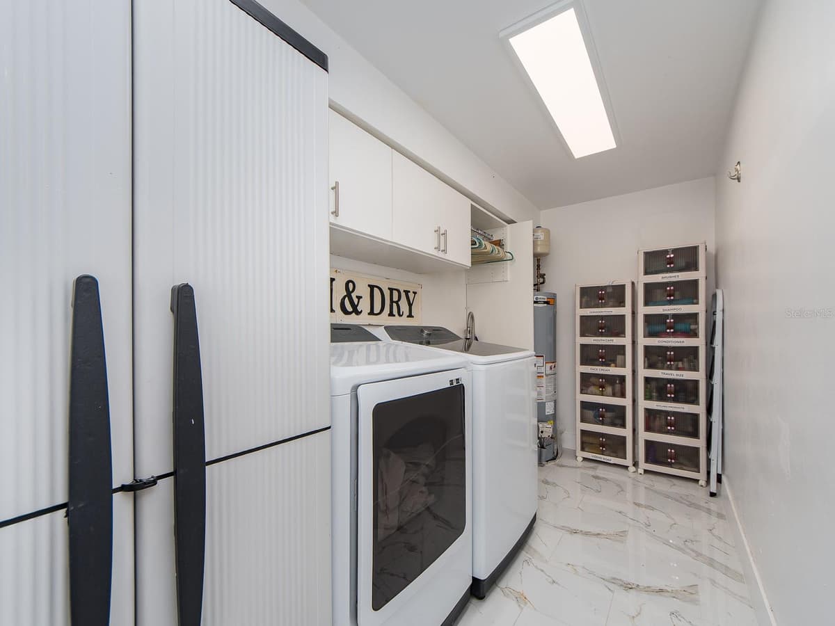 1826 VENETIAN POINT DRIVE — photo 33 of 46