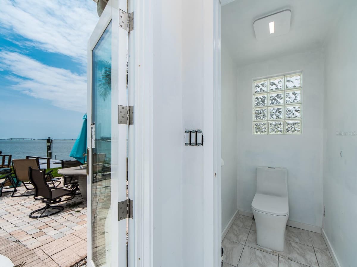 1826 VENETIAN POINT DRIVE — photo 42 of 46