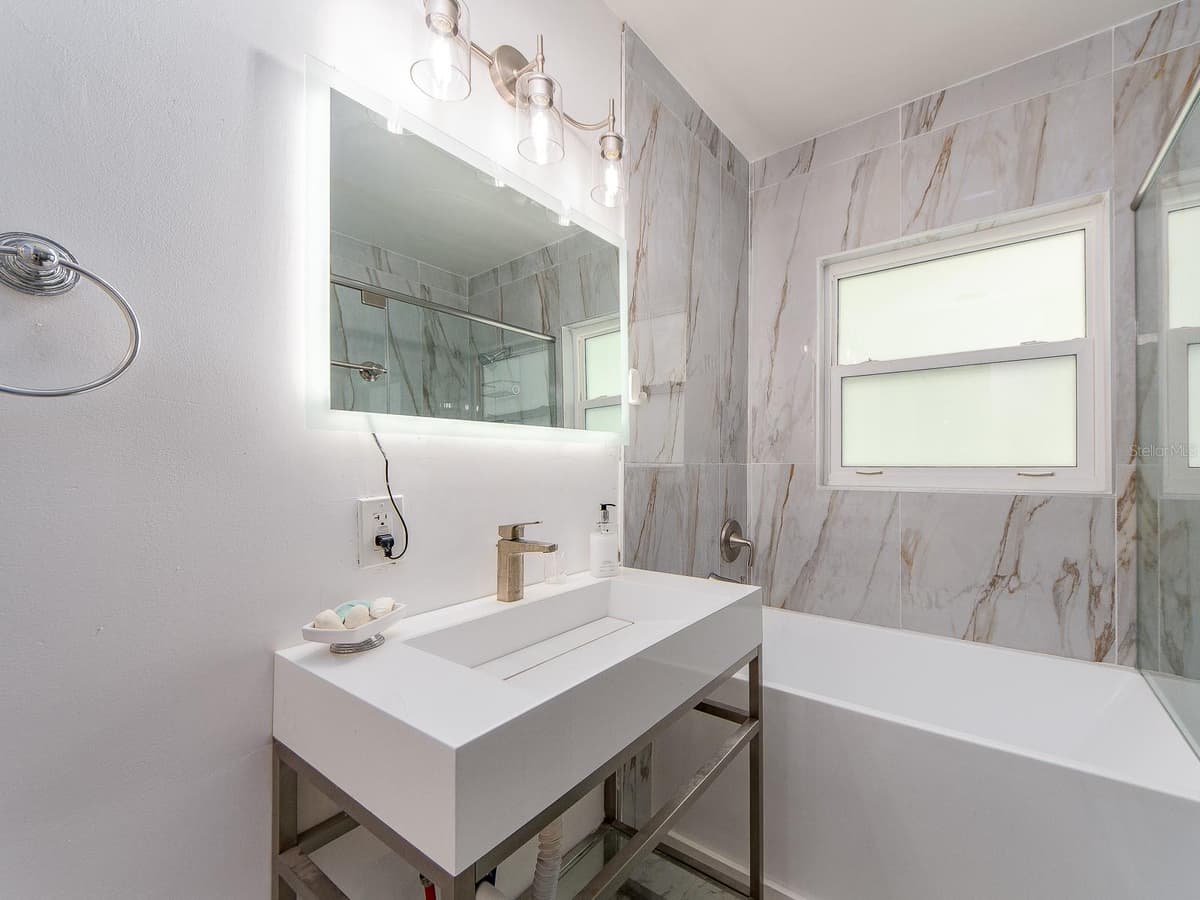 1826 VENETIAN POINT DRIVE — photo 31 of 46