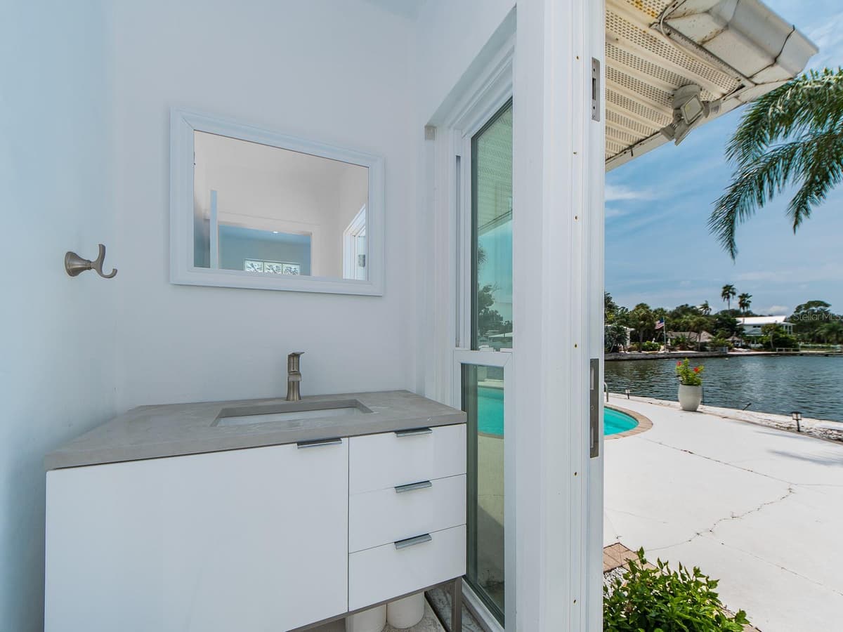 1826 VENETIAN POINT DRIVE — photo 41 of 46