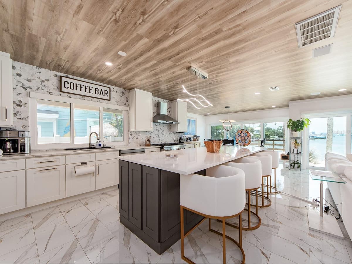 1826 VENETIAN POINT DRIVE — photo 12 of 46
