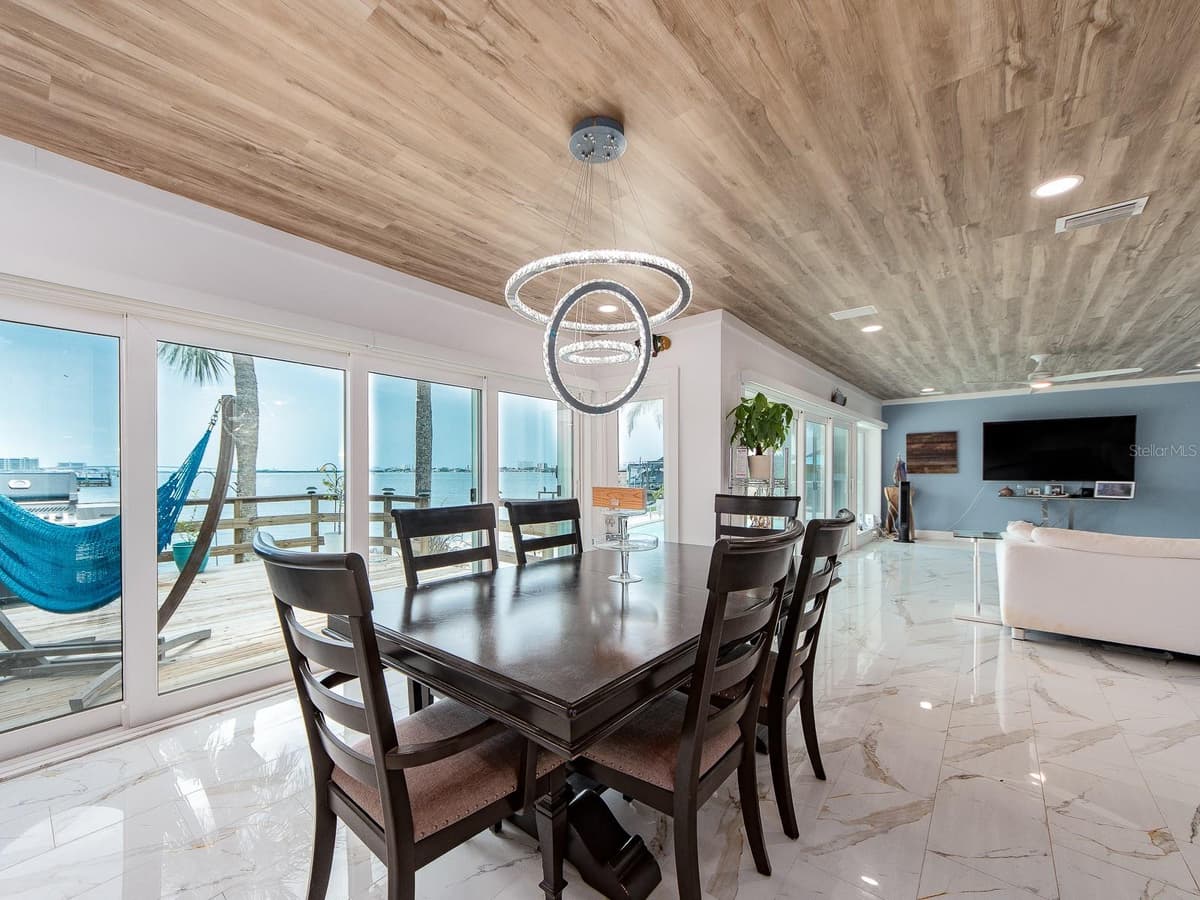 1826 VENETIAN POINT DRIVE — photo 19 of 46