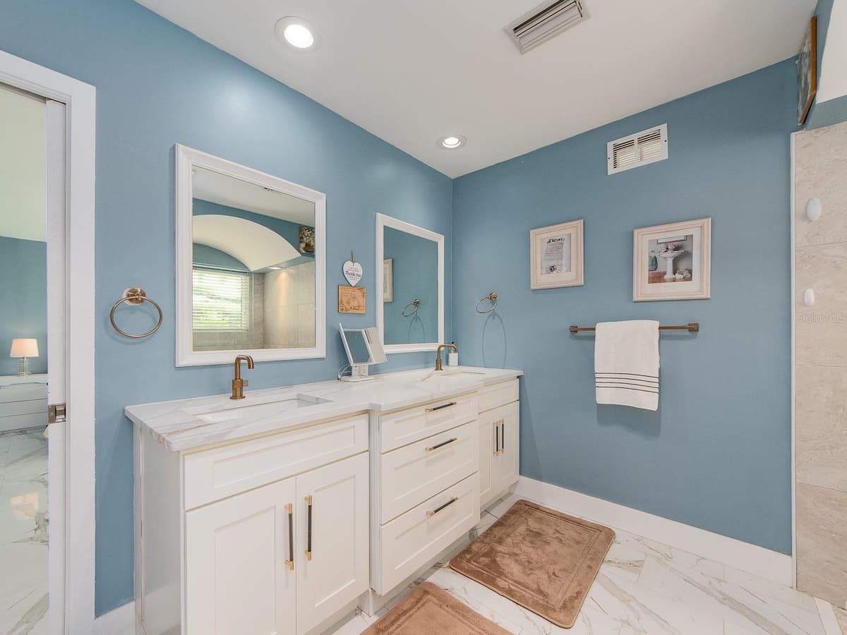 1826 VENETIAN POINT DRIVE — photo 24 of 46