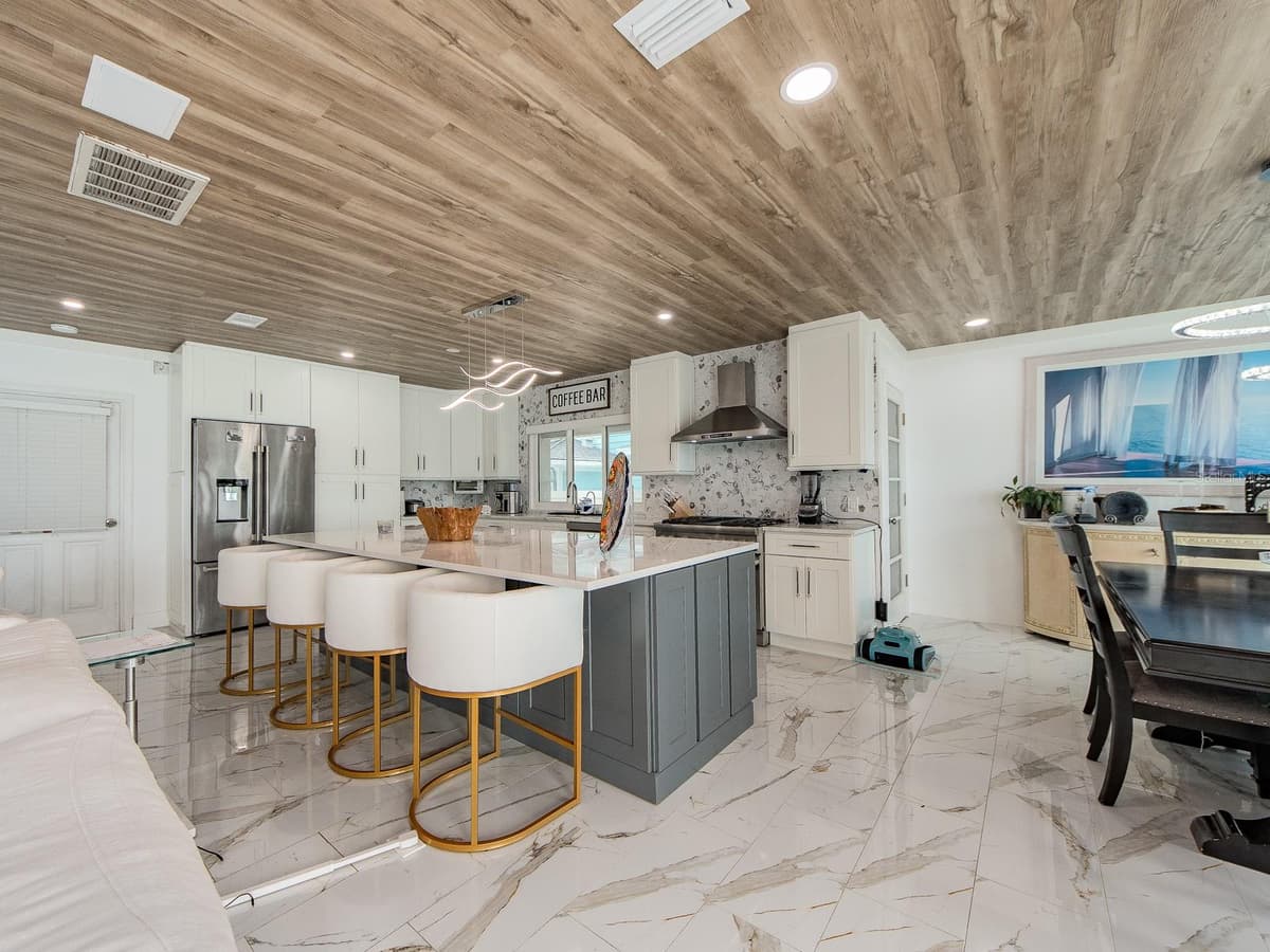 1826 VENETIAN POINT DRIVE — photo 17 of 46