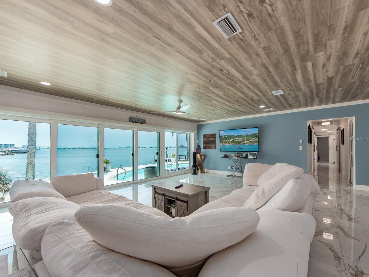 1826 VENETIAN POINT DRIVE — photo 11 of 46