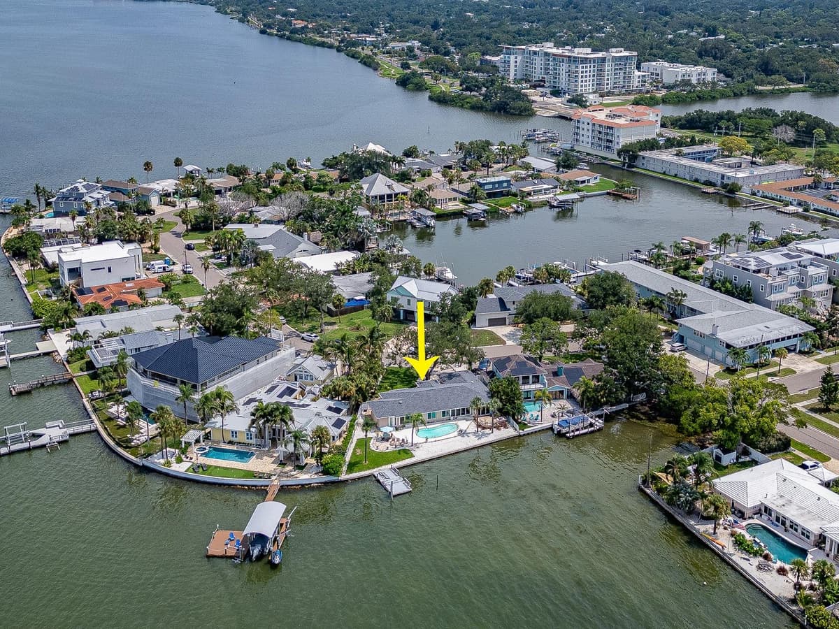 1826 VENETIAN POINT DRIVE — photo 43 of 46