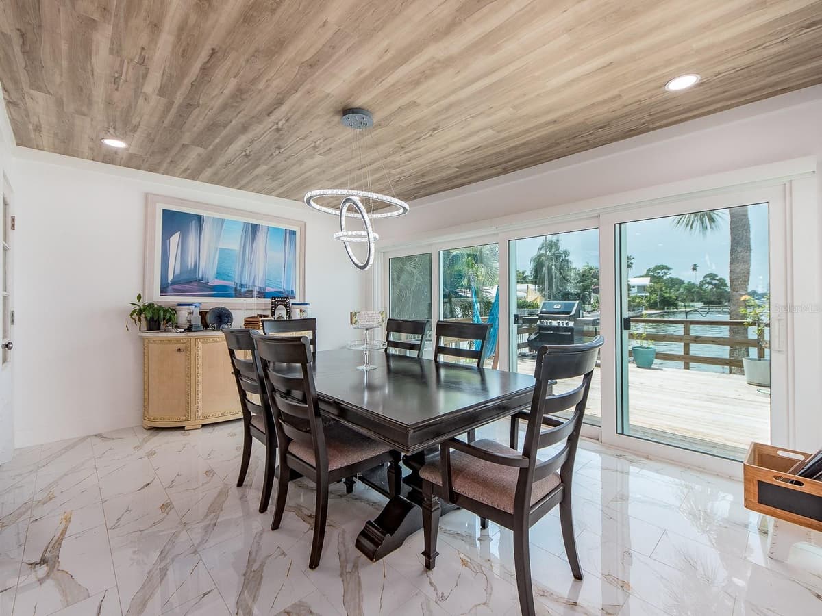 1826 VENETIAN POINT DRIVE — photo 18 of 46
