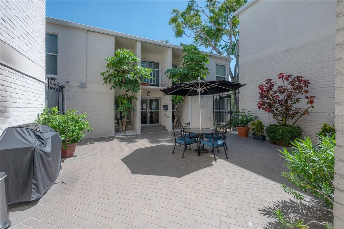 3325 BAYSHORE BOULEVARD — photo 40 of 44