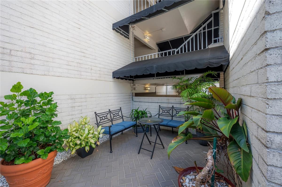 3325 BAYSHORE BOULEVARD — photo 41 of 44